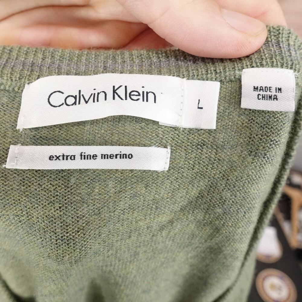 Calvin Klein Sweater Mens Large Merino Wool Pullover V-Neck Extra Fine‎ - Picture 6 of 8